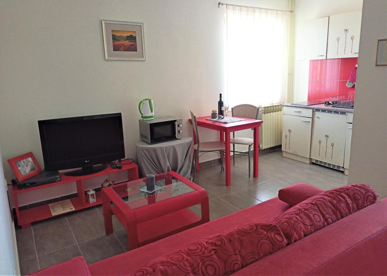 Cozy Apartment In The City Center Πούλα Εξωτερικό φωτογραφία